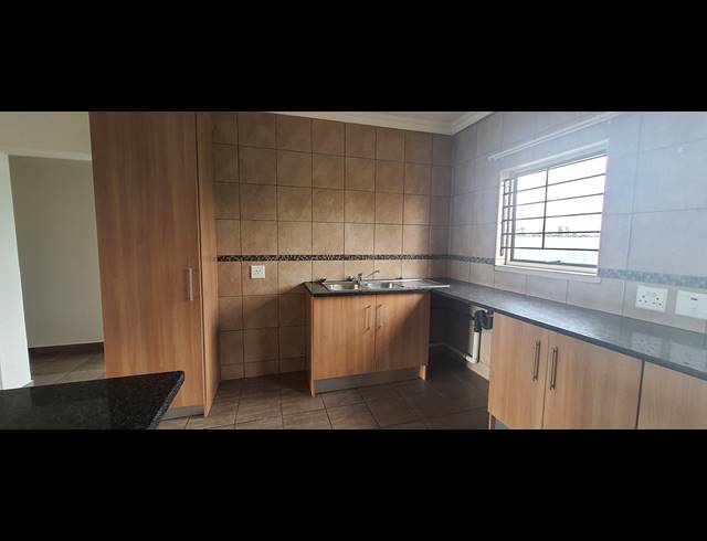 2 BEDROOM TOWNHOUSE RENTED IN WILLOW ACRES